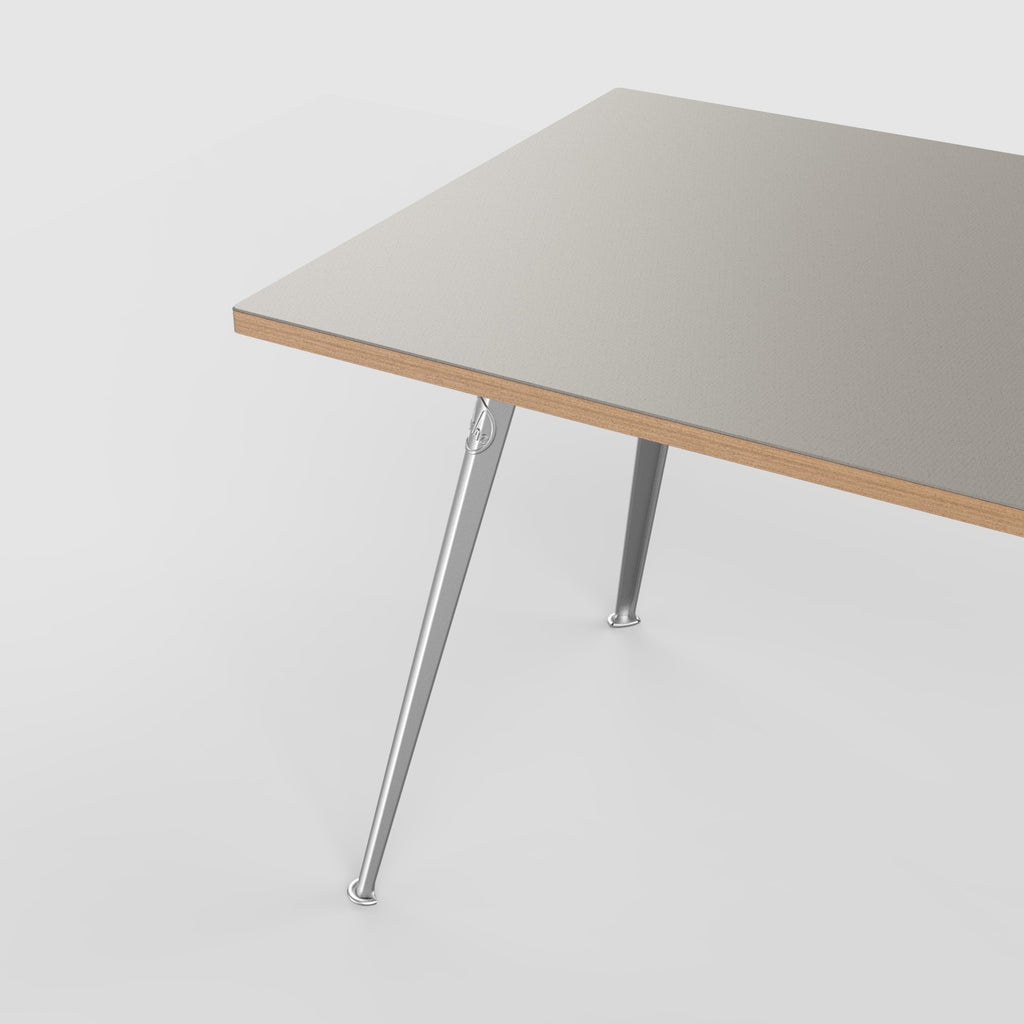 Table – Model T2